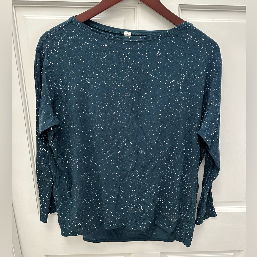 Lululemon Back In Action shirt